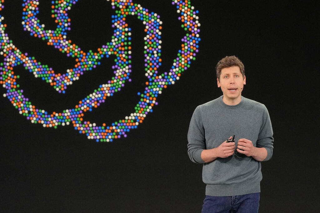 OpenAI CEO Sam Altman at the company's developer conference (Photo: AP Photo/Jeff Chiu) סם אלטמן מנכ"ל OpenAI בכנס המפתחים של החברה