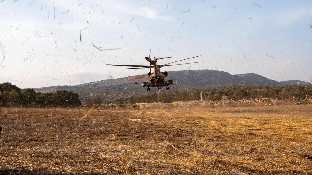 Photo: IDF חיילים בתדריך לפינוי פצועים בפיצוץ ברכס רמים