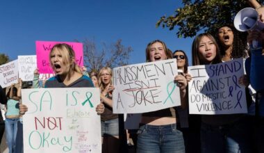 Timberline students protest over alleged violent messages