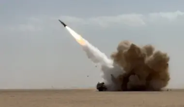 A rocket launching in a desert area leaving a large pile of smoke behind (Photo: US CENTRAL COMMAND (CENTCOM) / AFP) 