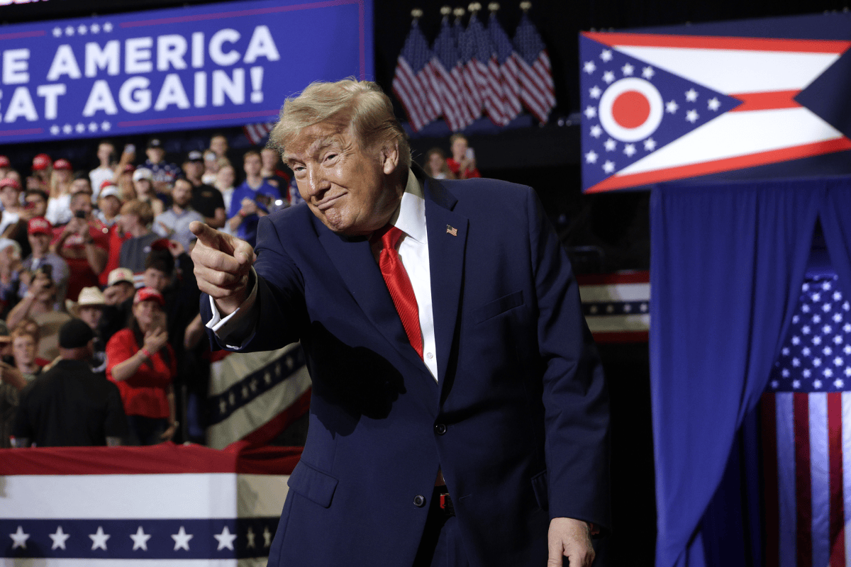 Ohio Sheriff Investigating Punch on Female Heckler at Trump Rally