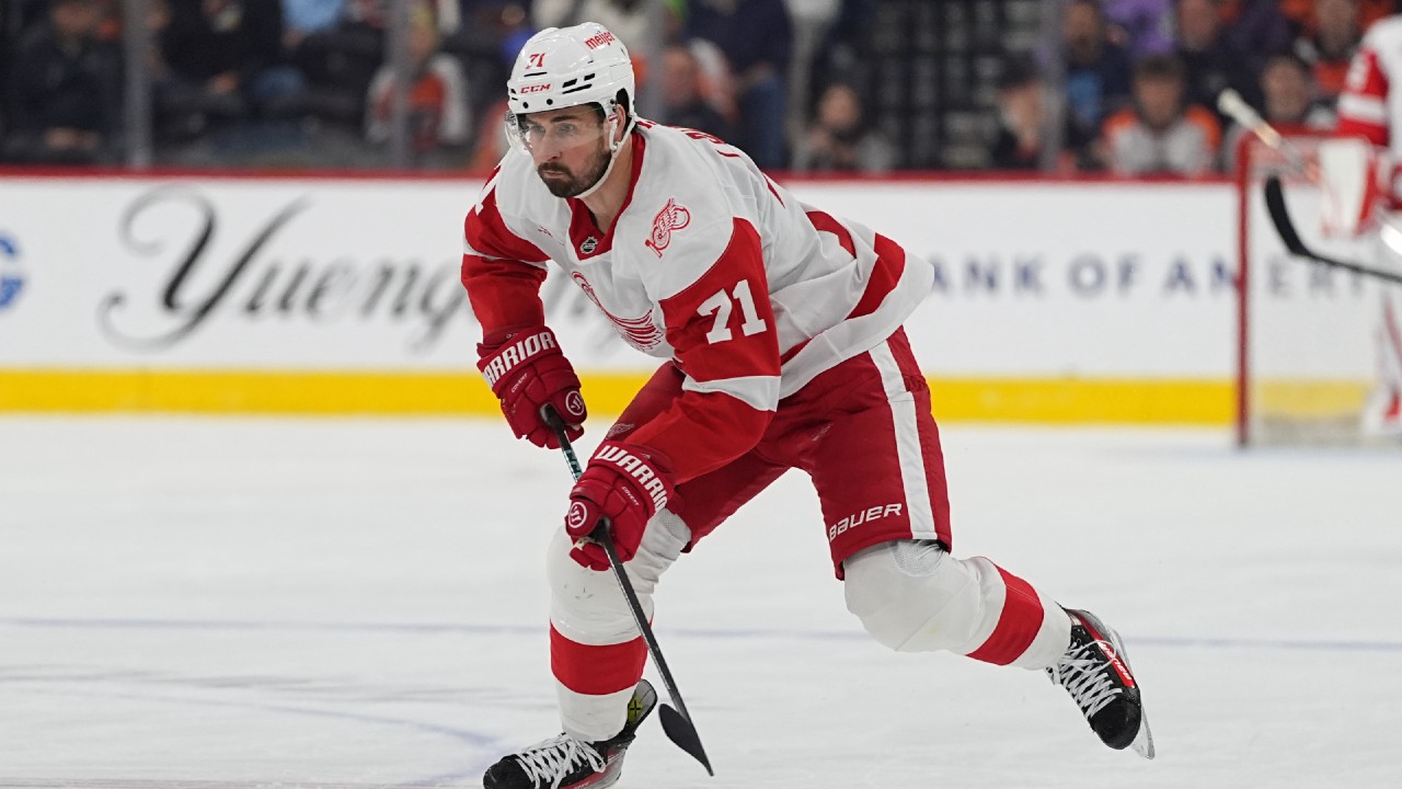 Rumour Roundup: Latest on Larkin, Hellebuyck, Zary, Struble