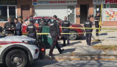 Richmond Hill shooting: Man in hospital, suspect at-large