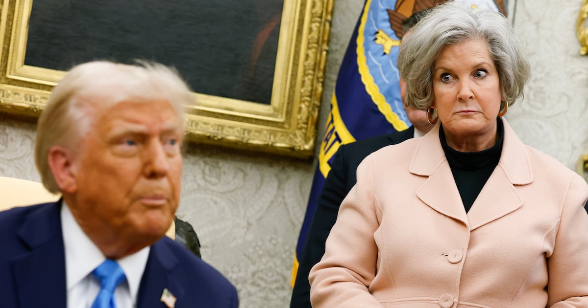 Trump Secretly Plots Shock Firing of His Most Powerful Aide White House Chief of Staff Susie Wiles