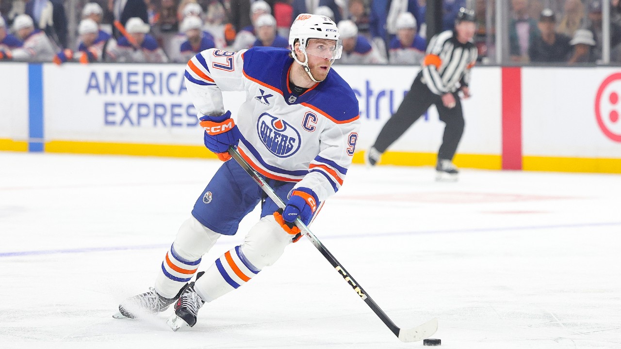 Oilers' McDavid sets NHL record with 13-game season-opening assist streak