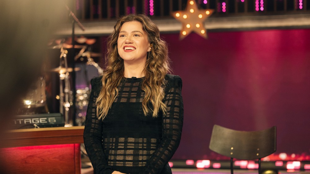Kelly Clarkson's Art of Play Visit Revealed in Security Footage