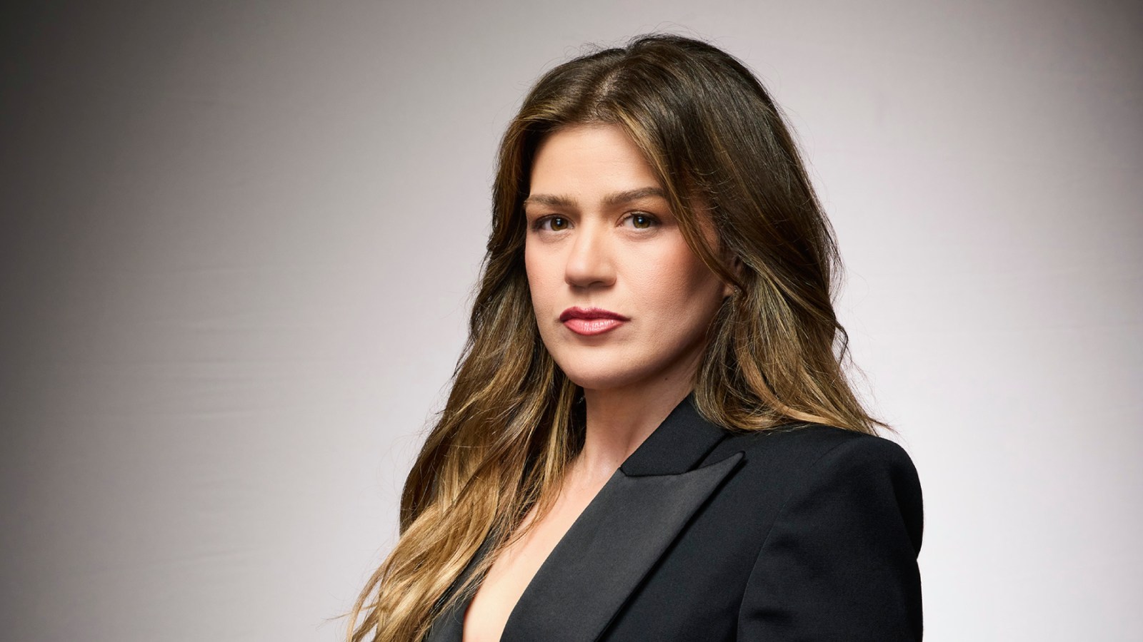 Kelly Clarkson Feuds With Brooklyn Store After Bad Experience