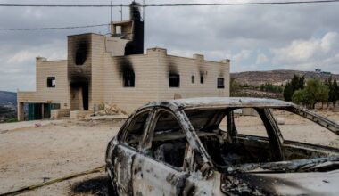 West Bank settlers attack Israeli activists as Netanyahu claims 'hoax'