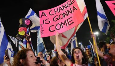 Tens of thousands of Israelis living abroad are expected to fly home to vote in a close election