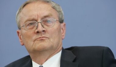 Arrested German spy chief lashed out at his old agency over allegations he spied for Russia  – POLITICO