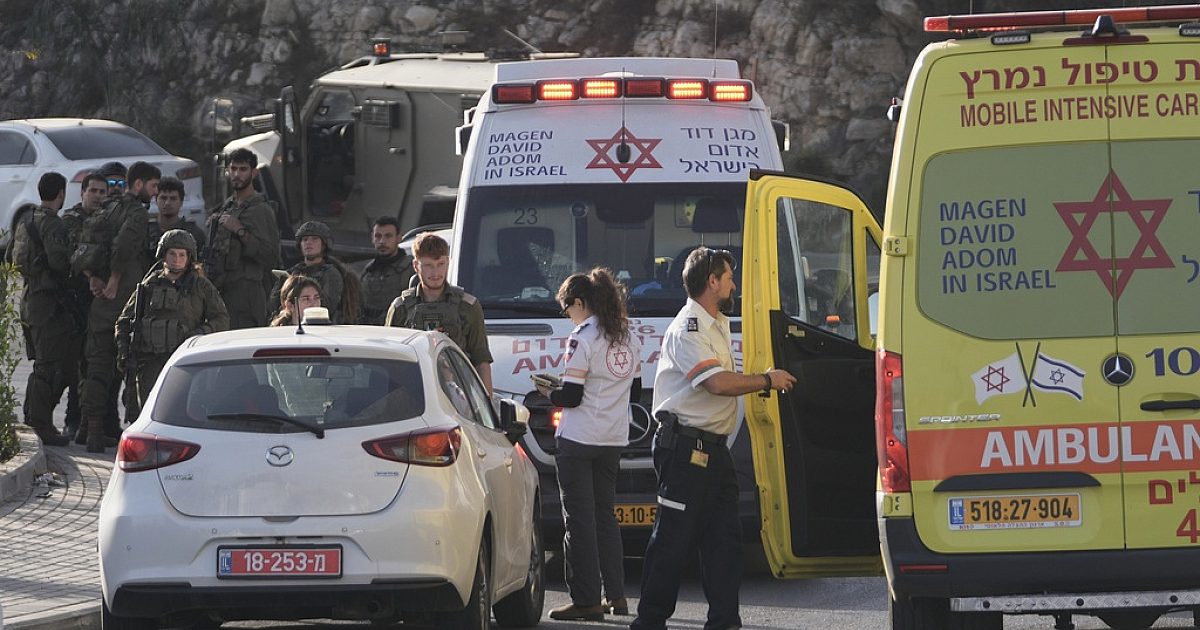 Israel to seal off West Bank after terror attack in Hebron