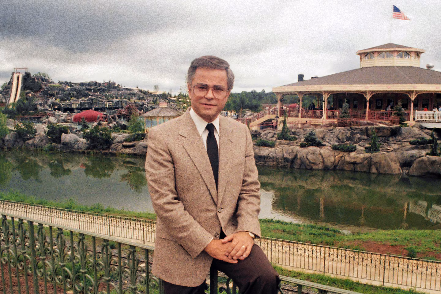 Jim Bakker, disgraced televangelist who went to prison, dies at 86 - The Washington Post