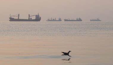 Delegations meet in Iran to try to avert renewed fighting