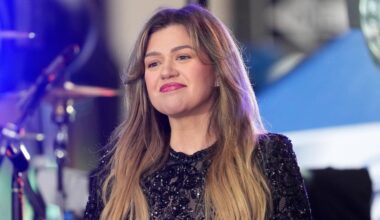 Why Kelly Clarkson is feuding with a New York store