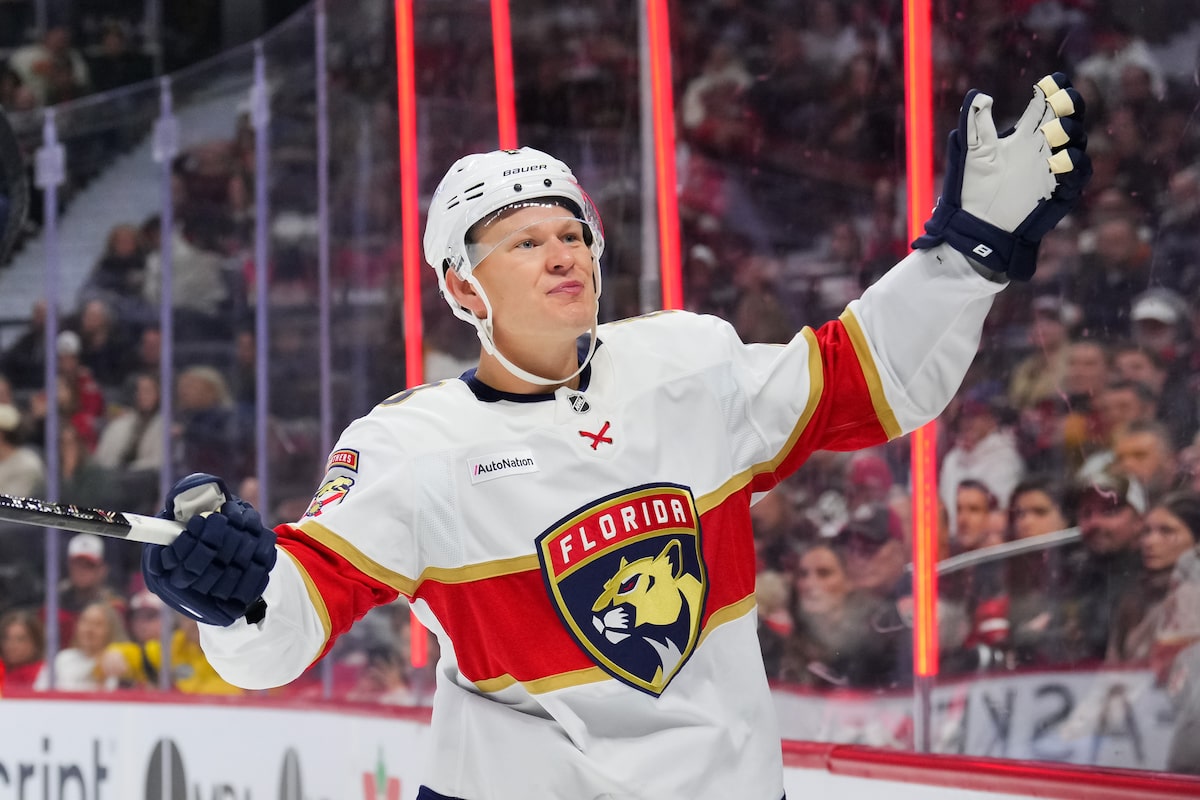 Senators fans bombard Brady Tkachuk with boos, creative heckles in return to Ottawa