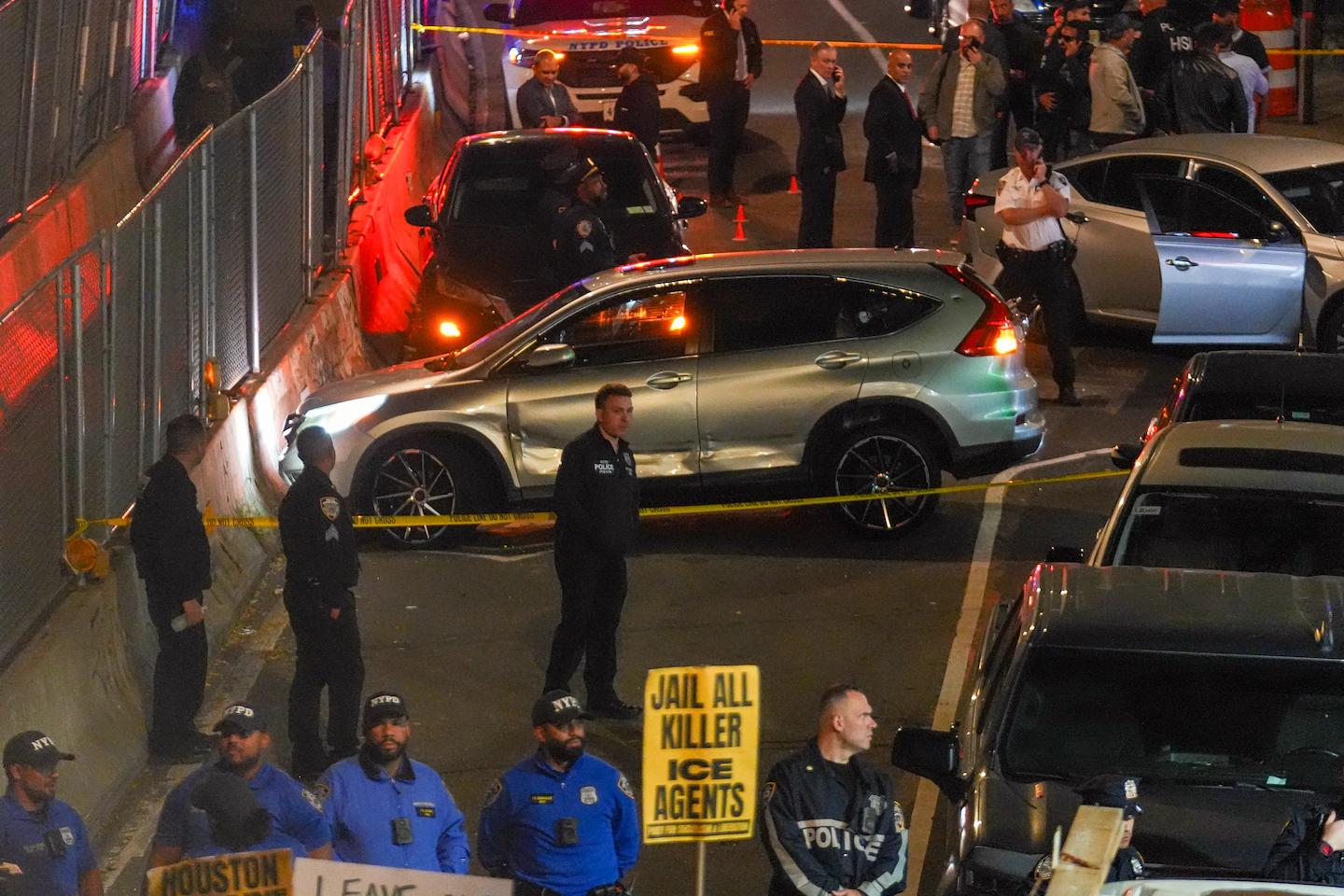 ICE officer shoots, wounds man in car on crowded New York street - The Washington Post