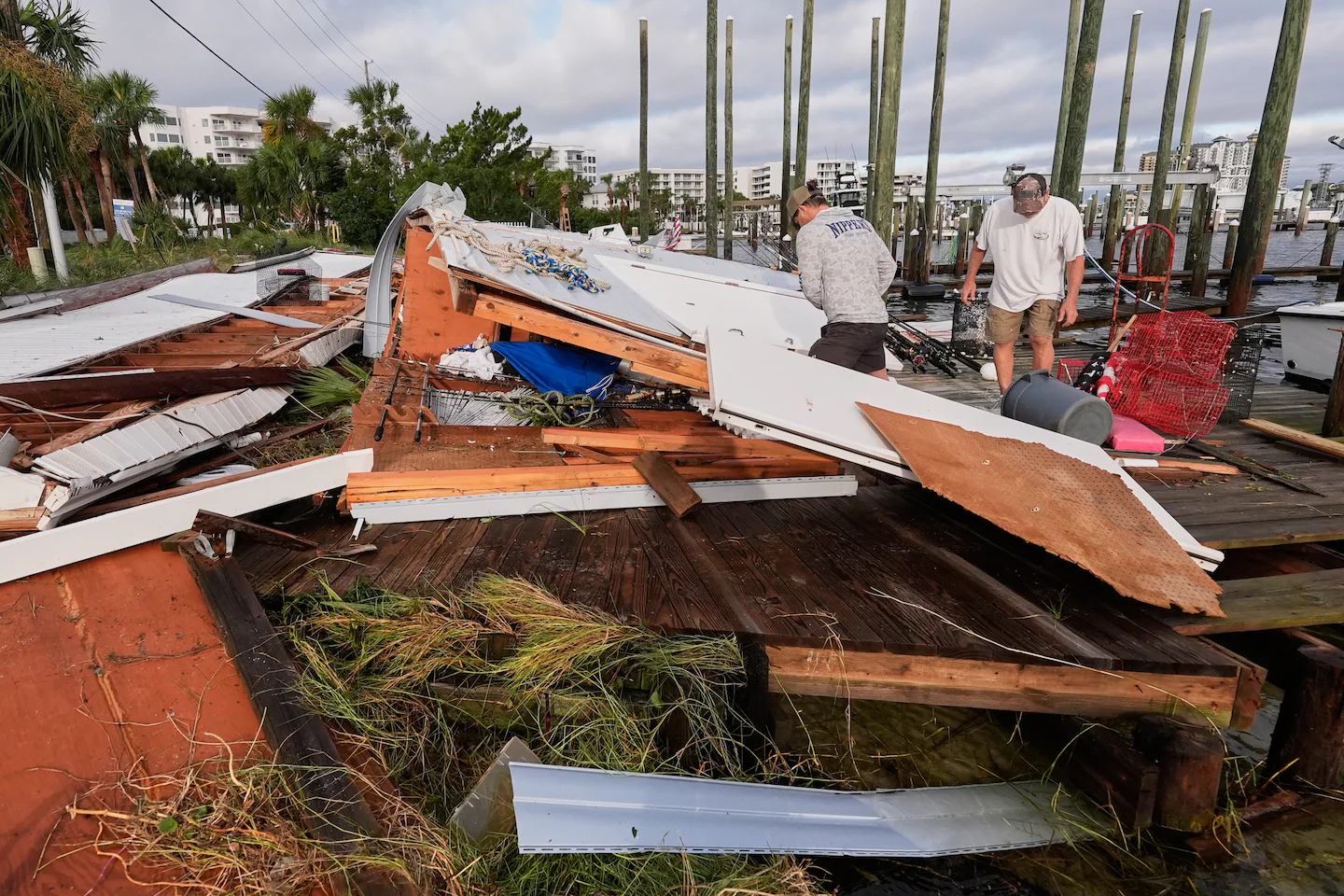 2 dead, hundreds of thousands without power as Hurricane Isaias sweeps inland - The Washington Post