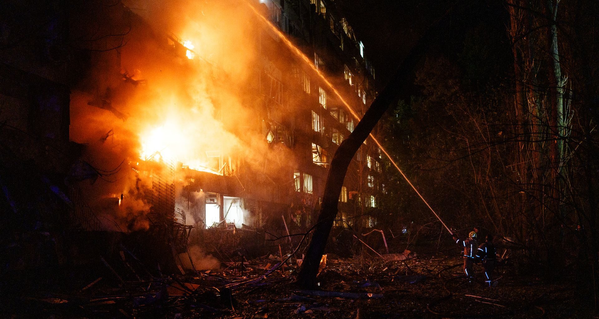 Large-scale Russian missile attack on Kyiv strikes power plants, kills 3, injures 22