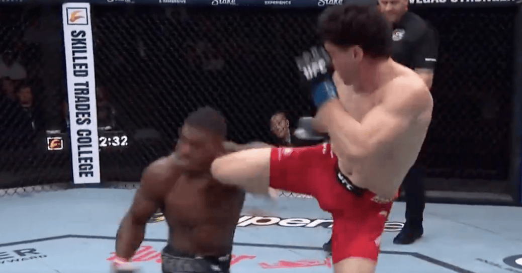 Video: Mike Malott knocks out Joaquin Buckley with nasty knee to the face at UFC Edmonton