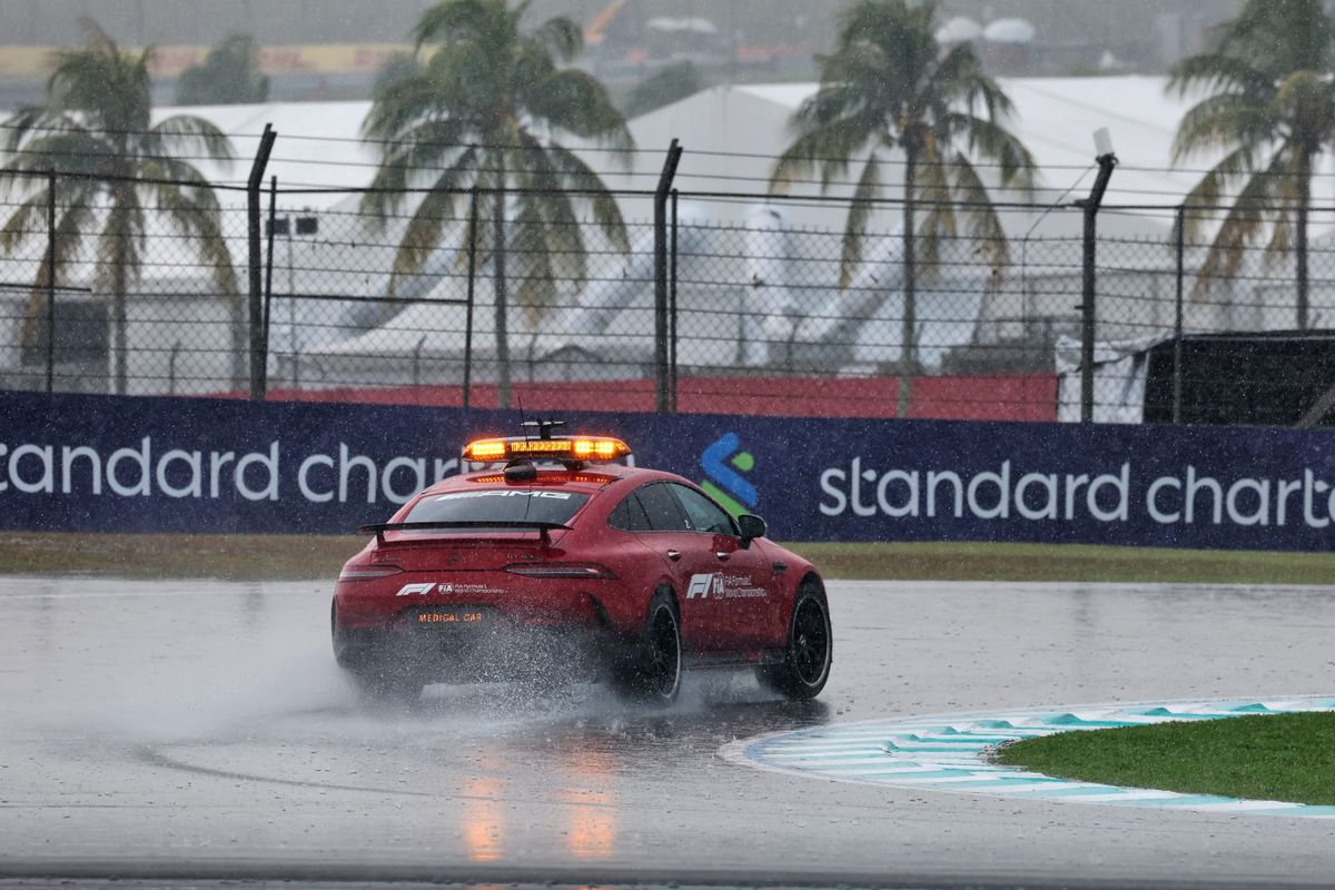 Start of Malaysian F1 race delayed by huge downpour