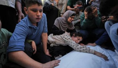 An Israeli pre-dawn strike on a Gaza apartment kills 2 people, and other Mideast news