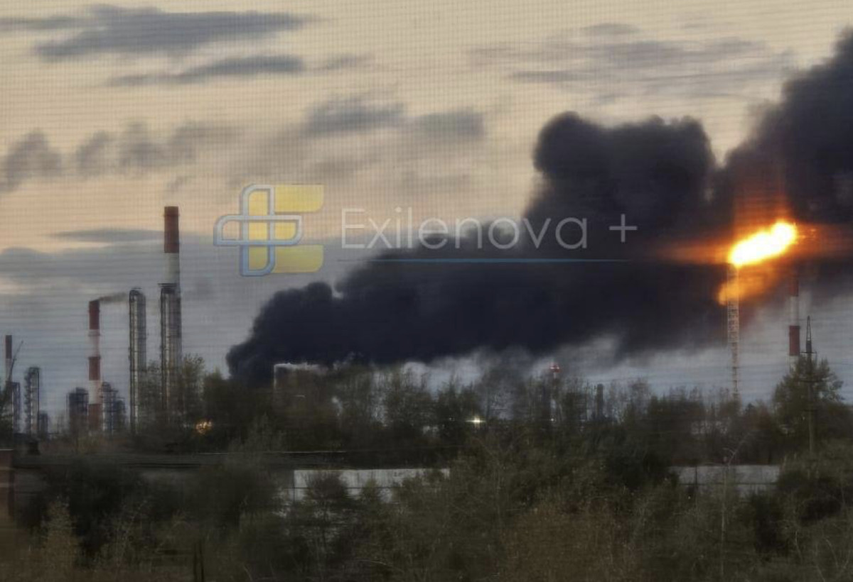Ukraine’s Spec Ops Hit Omsk Oil Refinery 2,500 km Away – Again