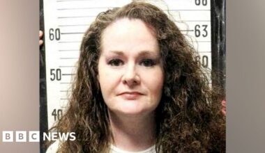 Christa Pike 'angry and confused' after failed execution, lawyers say - BBC