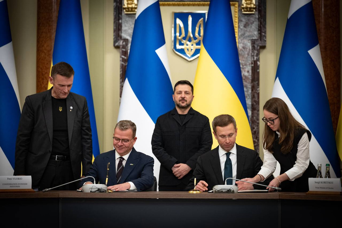 Ukraine Expands Satellite Cooperation With Finland as Starlink Doubts Linger