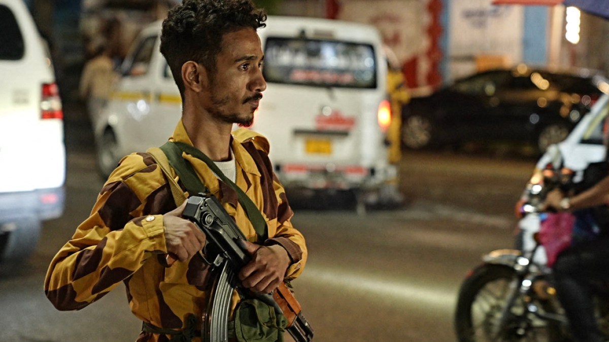Yemen’s army says targets Houthis in hundreds of strikes, killing 700 | Houthis News