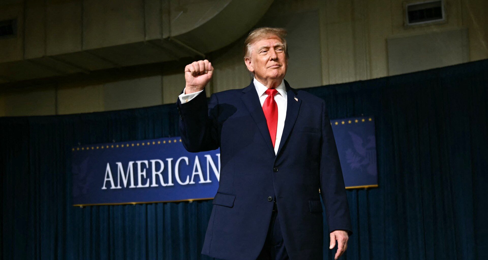 Trump launches midterms campaign blitz amid record low approval ratings | Donald Trump News