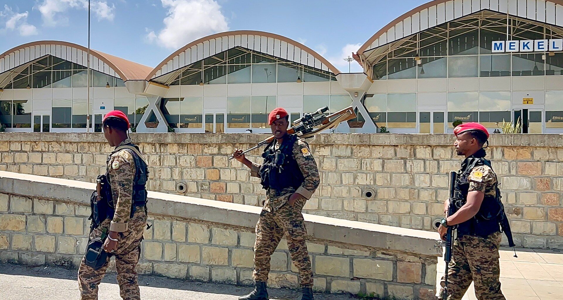 Witnesses spot Eritrean troops inside northern Ethiopia as tensions flare | Abiy Ahmed News