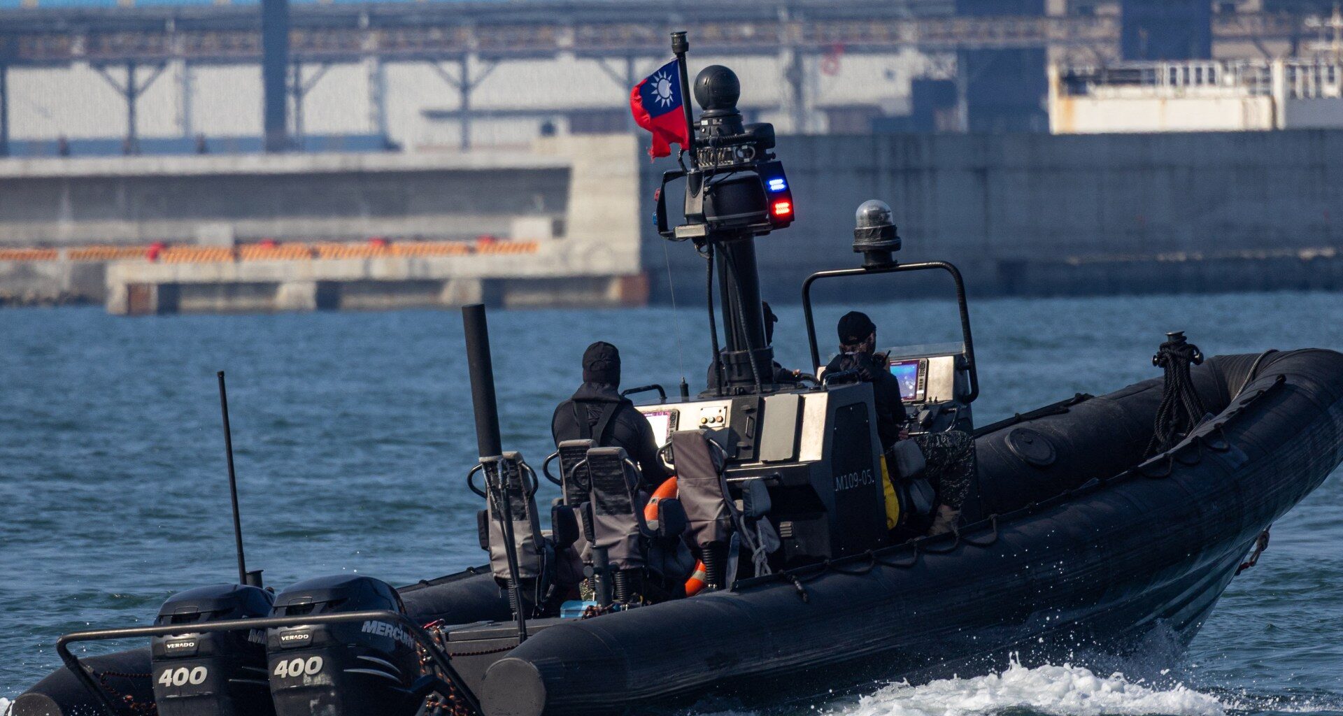 ‘Hybrid warfare’: Taiwan drives away 16 Chinese ships | South China Sea News