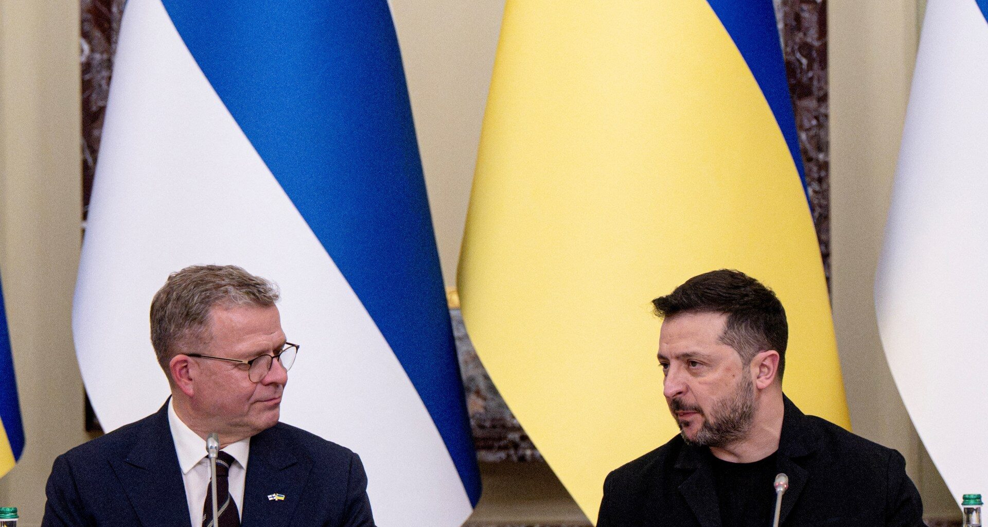 Ukraine plans independent satellite system as Starlink issues persist | Russia-Ukraine war News