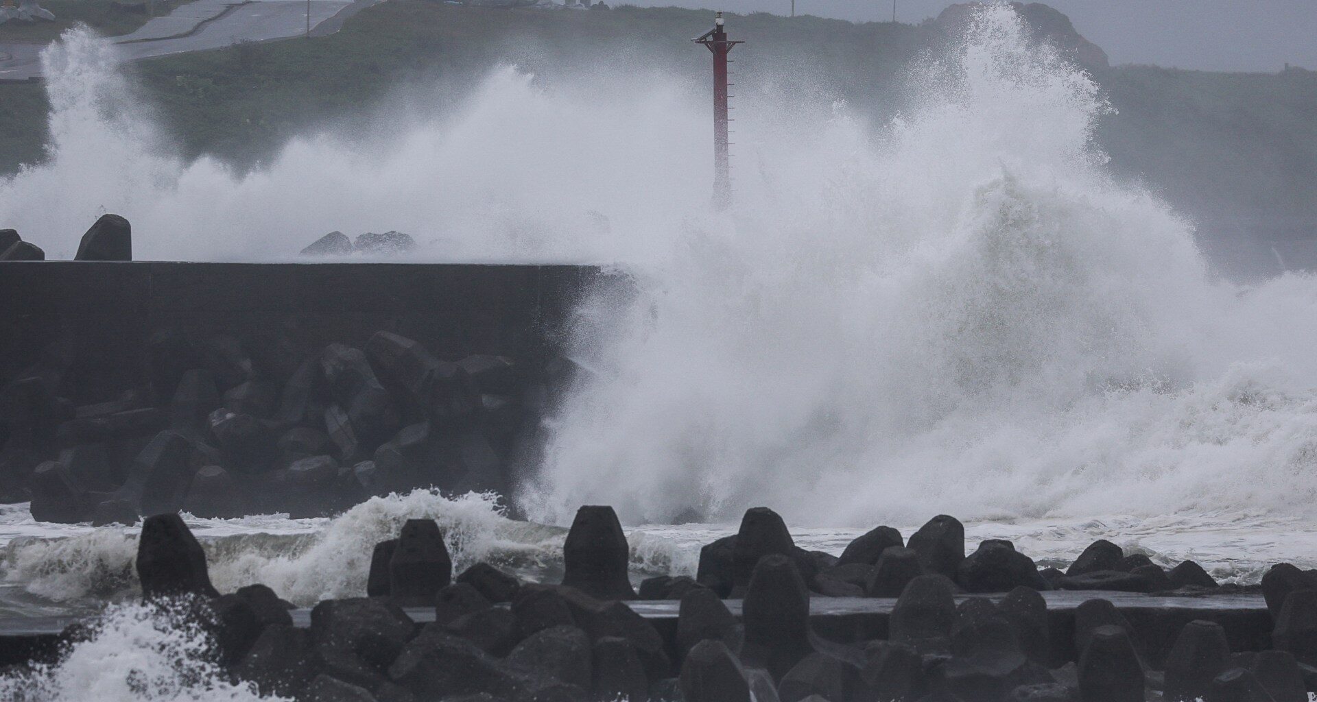 Typhoon Champi hits Taiwan, killing one and injuring hundreds | Climate Crisis News