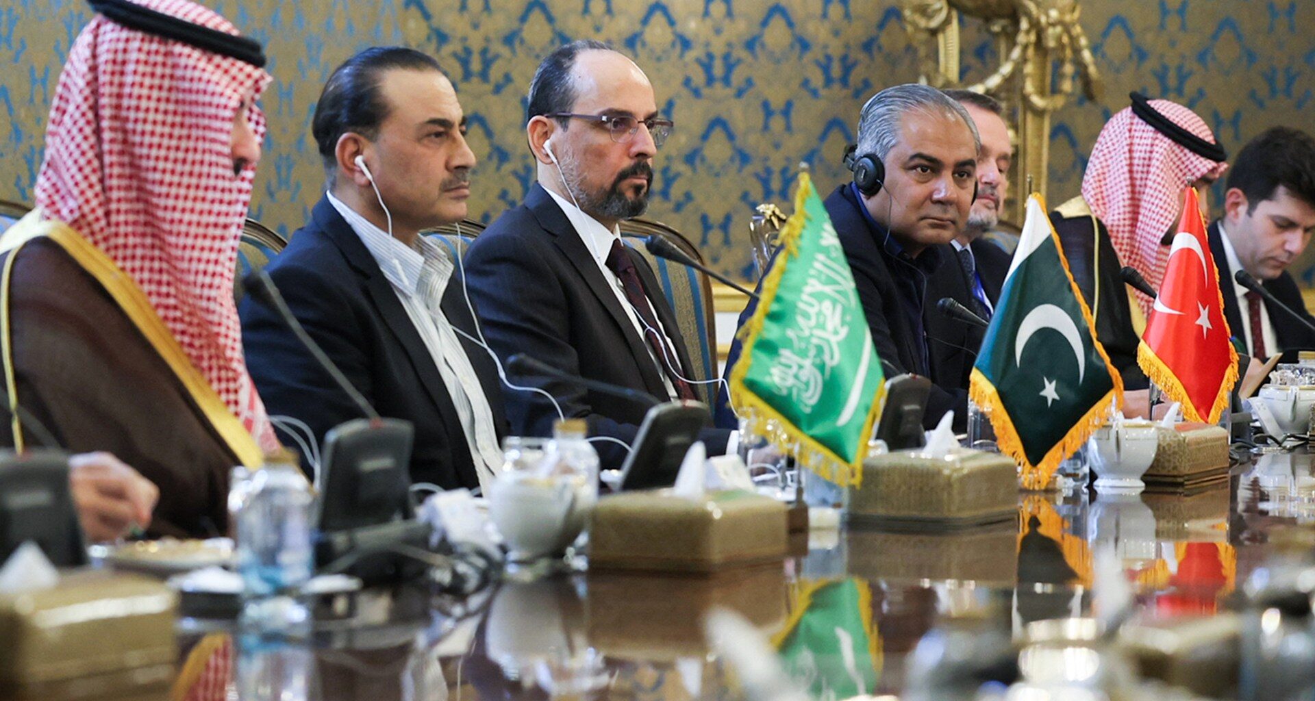 Mecca defence alliance members in Tehran to defuse Iran-US, Yemen tensions | US-Israel war on Iran News