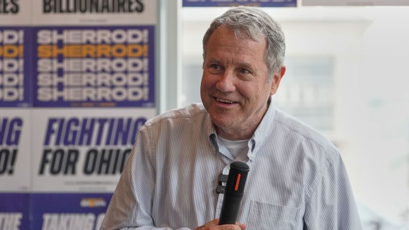 Early voting figures suggest Democratic gains in Ohio’s most Trump-friendly counties
