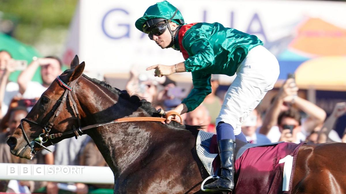 Daryz wins the Prix de l'Arc de Triomphe for a second time