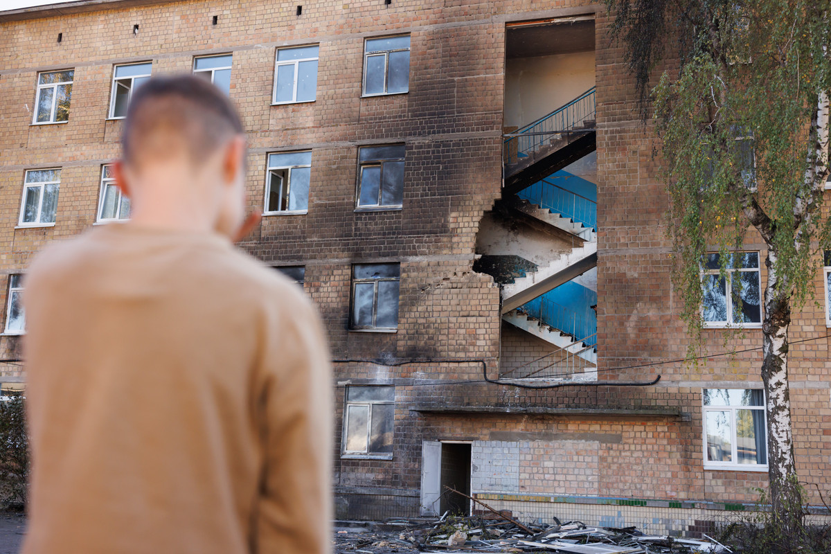 CCTV Shows Russian Drone Strike on Kyiv School