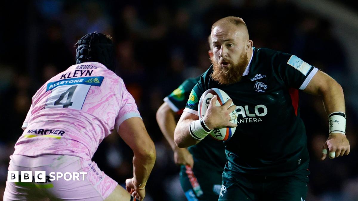 Leicester's Joe Heyes runs with the ball against Gloucester