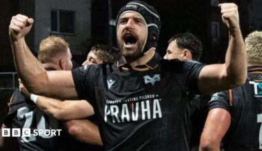 Morgan Morris celebrates an Ospreys try against Dragons