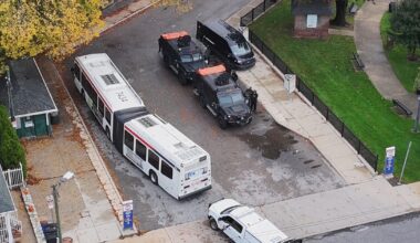 Man suspected of shooting, killing 2 women in Northwest Philadelphia now barricaded on SEPTA bus, police say