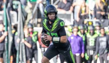Oregon to start Brock Thomas at QB: Ducks bench Dylan Raiola as CFP hopes hang in balance
