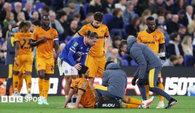 Raul Jimenez had to be substituted seven minutes before half-time in Wolves' 1-0 Carabao Cup defeat at Everton on 16 September