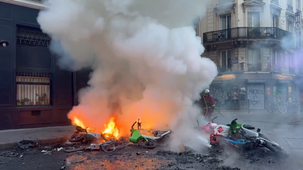 E-bike companies report large losses as piles of cycles burned in France protests