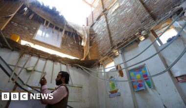 Watch: 'Cracking' heard before Pakistan school roof collapse