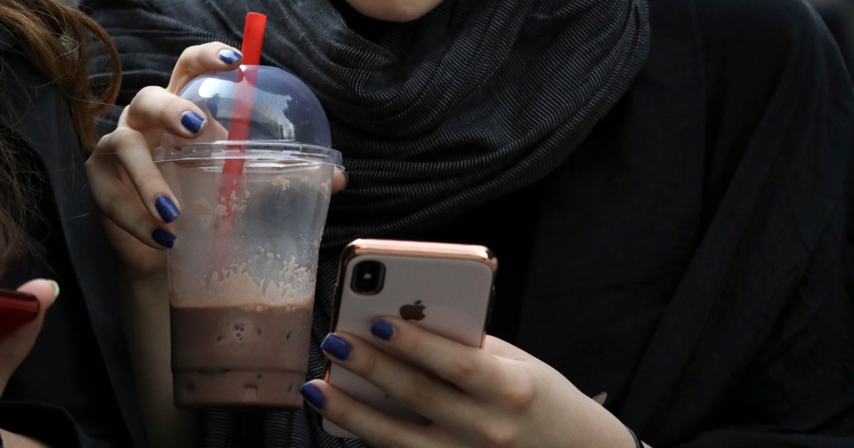 Mobile internet tariffs in Iran rise by 40%