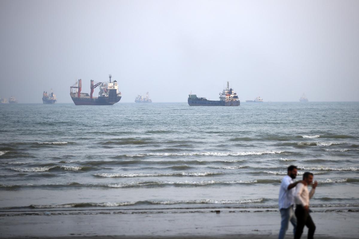 Sailors reportedly offered $25K per trip to move oil out of the Persian Gulf amid strikes, drone attacks