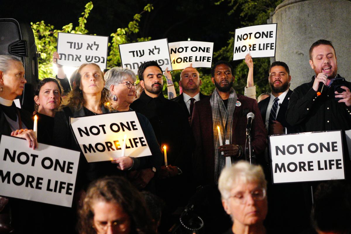 Mamdani booed, berated by anti-Israel protesters at NYC Oct. 7 memorial
