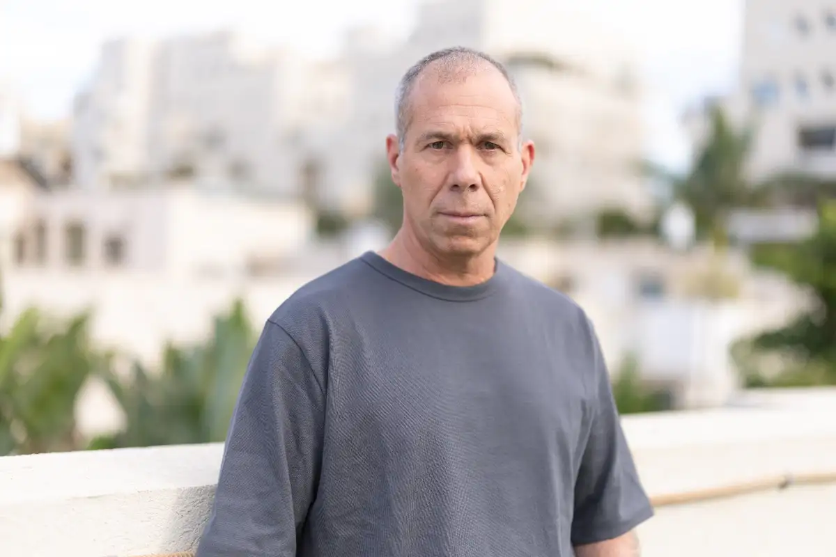 "ברור לי שמכונת הרעל תחפש אותי, אבל זו לא האמת שלי אלא של מדינת ישראל". אבי גיל , מיכה בריקמן