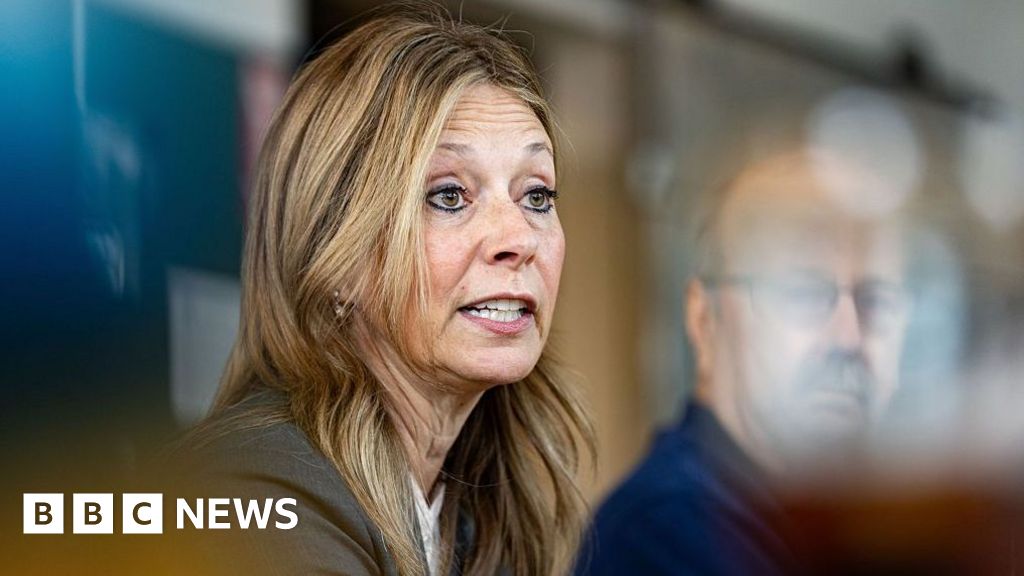 'This is despicable': Amy Acton responds to Ohio attack ad featuring her estranged mother - BBC